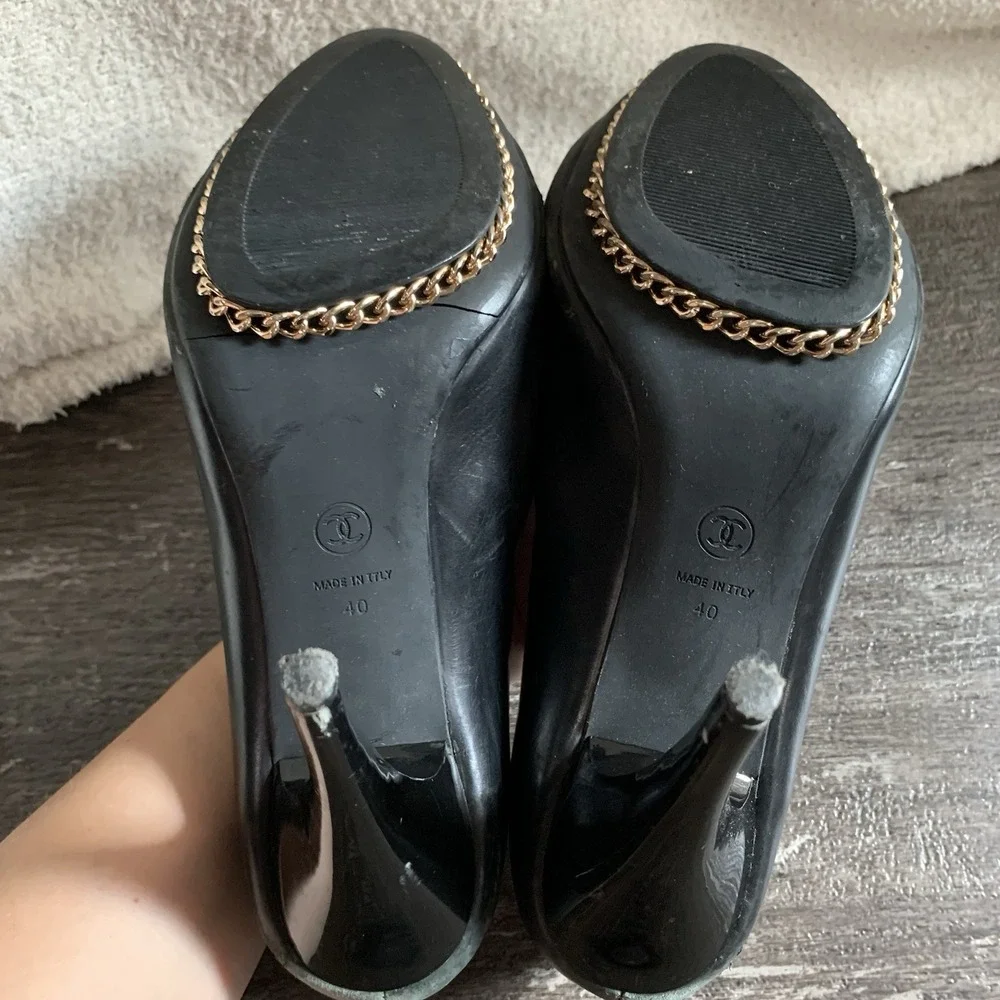 CHANEL Rare‎ Black Lambskin Camellia Stiletto Chain Heel Size 40